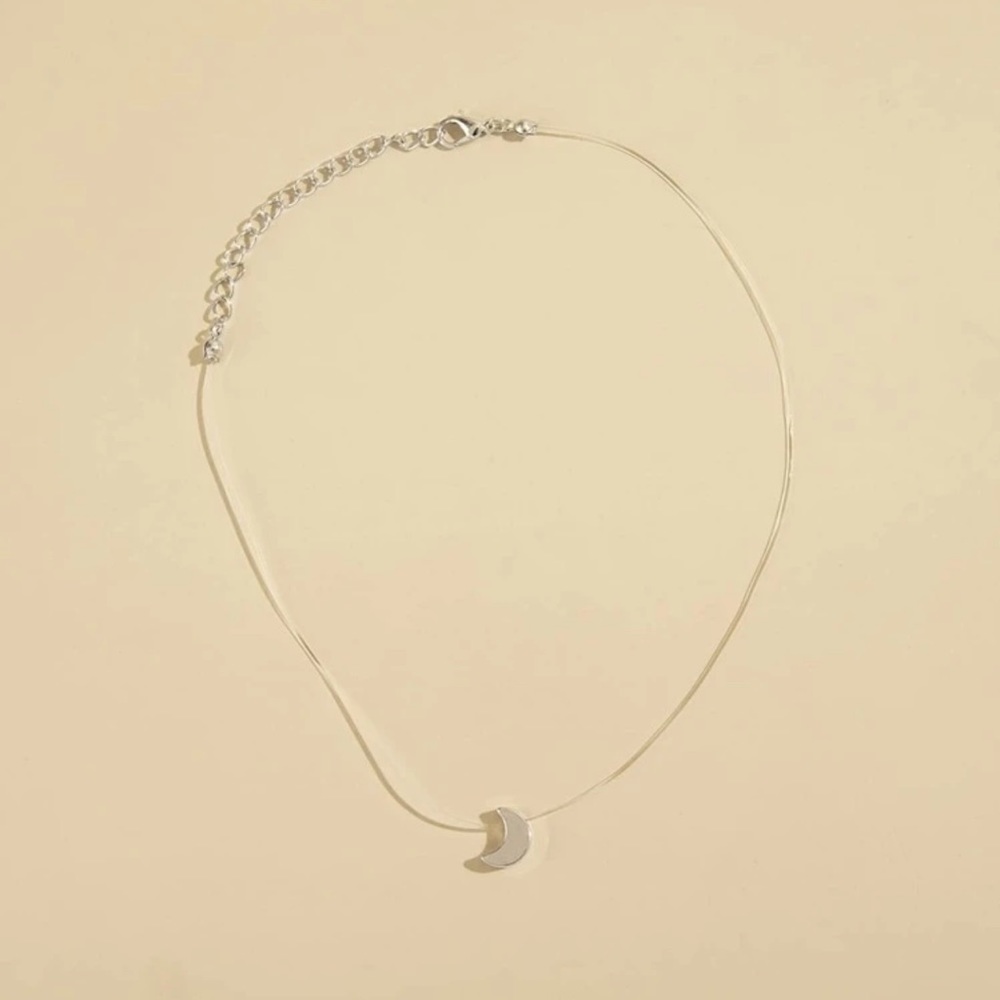 🌙 Floating clear choker w/ crescent moon pendant - Picture 10 of 11